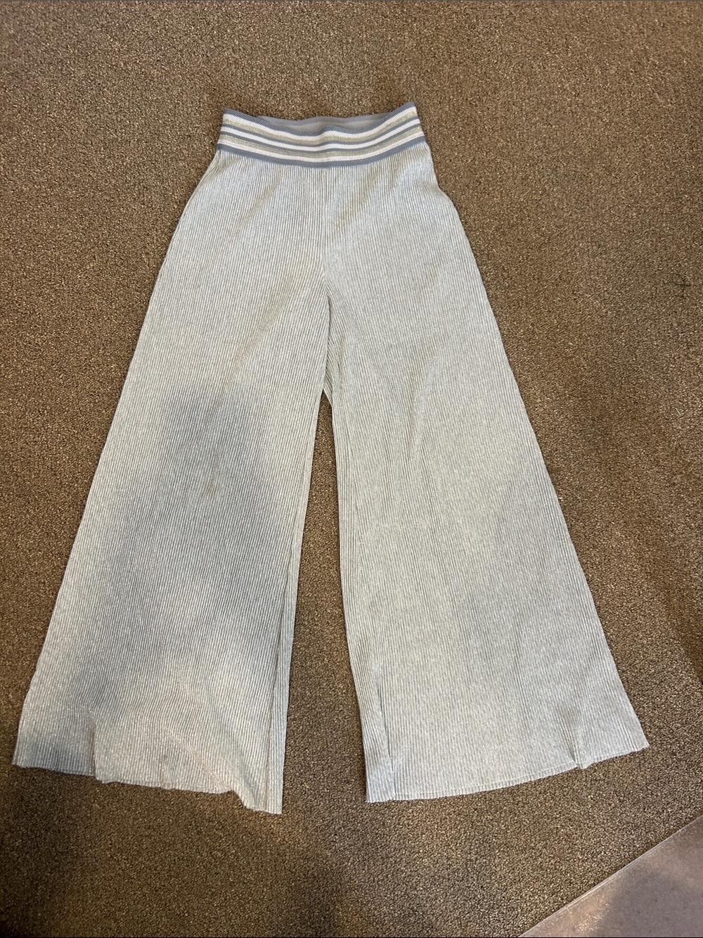 NWOT 💙Anthropologie s
SPARKLYLight Gray Wide-Leg Knit Pants w/Striped Waistband